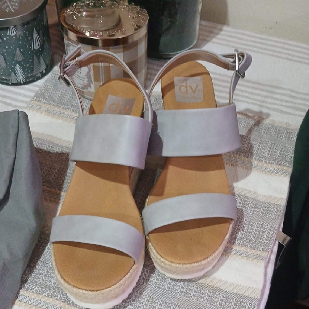 DV by Dolce Vita Women's Light Gray Sandals
